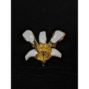 Vintage Gold Tone White Enamel Lily Orchid Flower Brooch Pendant
